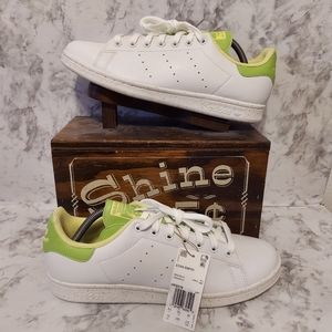 🆕️brand new 2022 Adidas Stan Smith x disney princess and the frogs 🐸